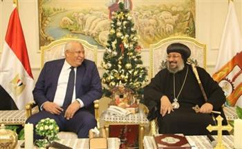 محافظ الوادي الجديد يؤكد قوة الروابط التي تجمع بين نسيج الشعب المصري بمسلميه وأقباطه