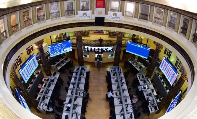 أداء متباين بمؤشرات البورصة عند إغلاق ختام تعاملات اليوم