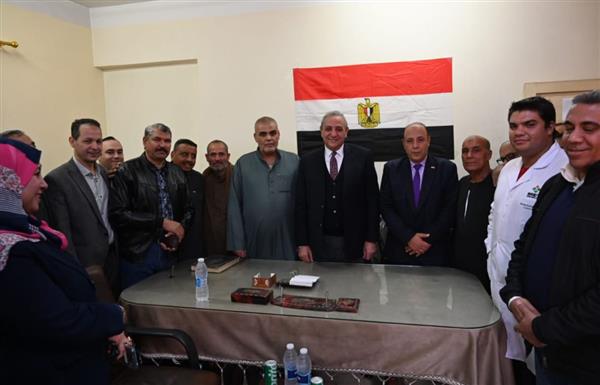 محافظ الغربية يتفقد الجمعية التعاونية لتنمية الثروة الحيوانية بإبشواي الملق