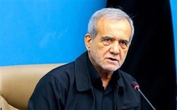 الرئيس الإيراني يدعو إلى ضبط النفس والاستماع لمطالب الشعب