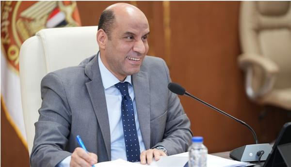وزير العمل: الخميس المقبل إجازة مدفوعة الأجر للعاملين بالقطاع الخاص