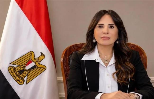 وزيرة الإسكان تتابع تنفيذ المستشفى والطرق والإسكان بمدينتين جديدتين