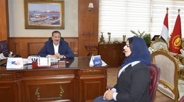 محافظ بورسعيد يبحث مع النائبة مروة حلاوة ملفات الخدمات واحتياجات المواطنين