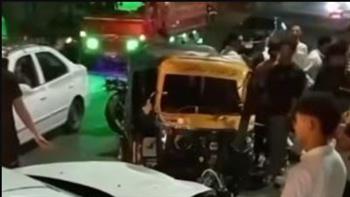   إصابة شخصين في تصادم سيارة ملاكي وتوك توك بكورنيش حلوان