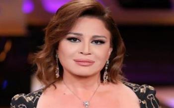   إلهام شاهين ترد على منتقديها: اعتمرت 27 مرة وحجيت مرتين.. وكل واحد هيشيل شيلته