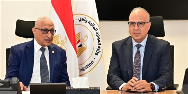 وزير الري ومحافظ شمال سيناء يبحثان المشروعات المائية وتيسير إجراءات تقنين الآبار الجوفية