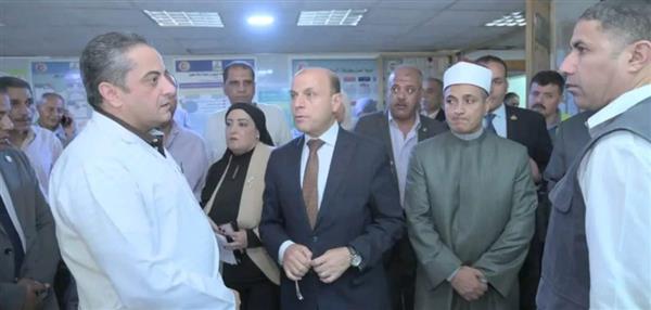 محافظ الغربية يزور  المصابين في حادث معهد دنوشر الابتدائي الأزهري بمستشفى المحلة العام