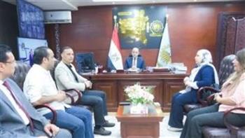   محافظ الغربية يعقد اجتماعا مع لجنة وزارة الصناعة لدعم القرى المنتجة 