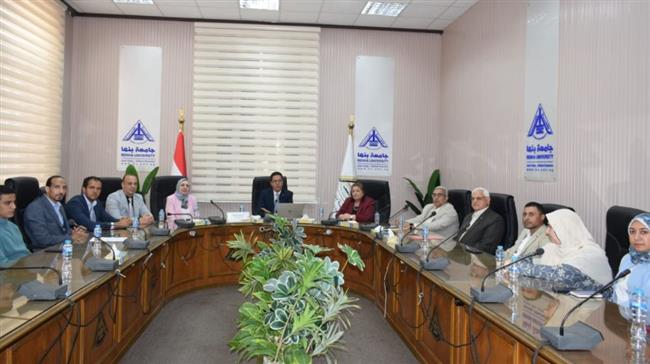 رئيس جامعة بنها يقود فريقًا بحثيًا لإنشاء مختبر مصري صيني للزراعة الذكية