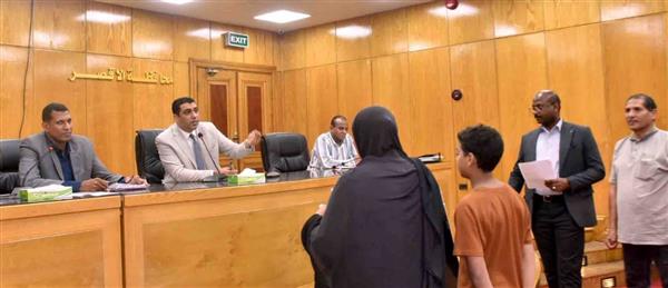 نائب محافظ الأقصر يبحث 41 شكوى وطلبًا للمواطنين في اللقاء الأسبوعي