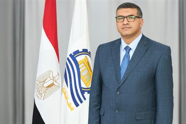 محافظ قنا يوجه بمد خط سير السرفيس إلى منطقة الهجان وضبط المخالفين