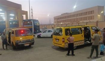   محافظ قنا يوجه بمد خط سير السرفيس إلى منطقة الهجان وضبط المخالفين