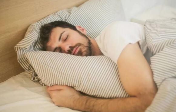 5 دقائق من الحركة أثناء العمل.. فوائد لصحة القلب والمزاج والنوم