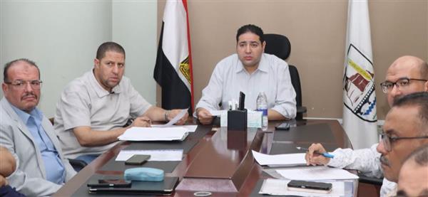 نائب محافظ بني سويف يناقش ملفات تقنين أراضي الدولة قبل البت فيها