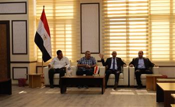   رئيس جامعة جنوب الوادي الأهلية يجتمع باتحاد طلاب الجامعة وأسرة طلاب من أجل مصر 