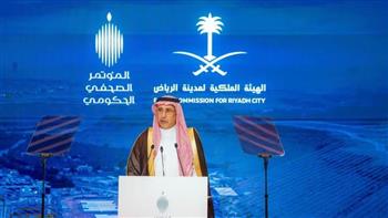   وزير الإعلام السعودي: أمن المواطنين والمقيمين وسلامتهم أولوية