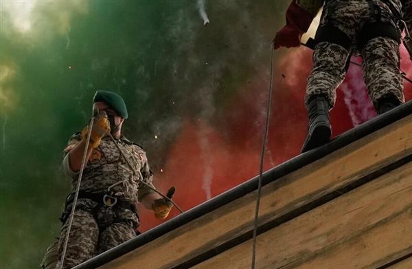 «وول ستريت جورنال»: إيران تهدد بغزو دول الجوار وجهّزت وحدات خاصة نسائية تحسبا لحرب جديدة