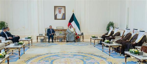 نبيل فهمي يختتم زيارته للكويت ويشيد بدعمها للعمل العربي المشترك