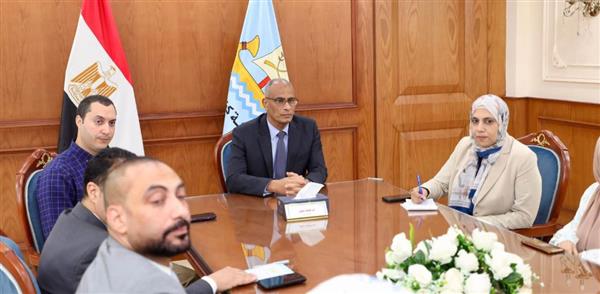 محافظ كفرالشيخ يوجه بتطوير الخدمات الحكومية إلكترونيًا وتبسيط الإجراءات