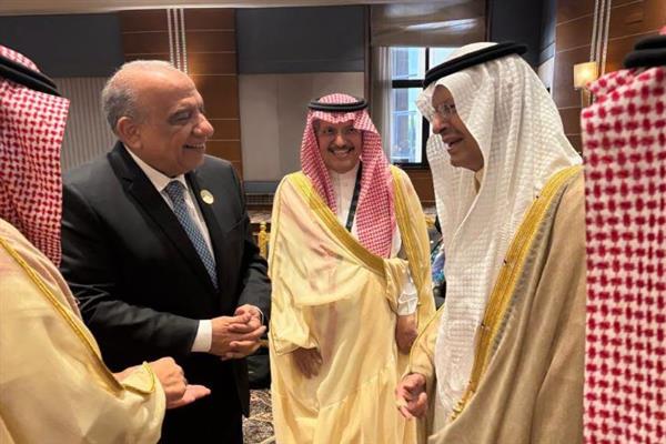 وزير الكهرباء يبحث مع وزير الطاقة والصناعة السعودي الاستعدادات الجارية لتدشين الربط الكهربائي بين البلدين