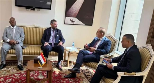 عبدالمطلب ثابت يبحث مع الخارجية المصرية تسريع إنجاز الخدمات الإدارية للجالية الليبية