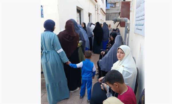 "صحة دمياط": الكشف على 1356 مواطنا في قافلة طبية بقرية بفارسكور