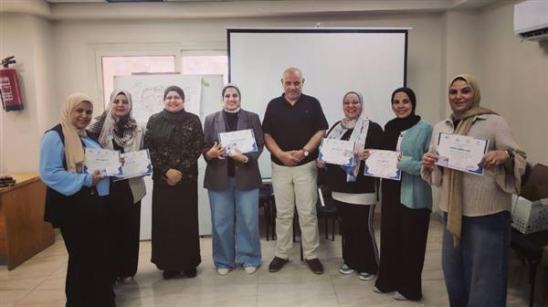 محافظ أسيوط: تأهيل 12 مدربة لدعم تطوير الحضانات والارتقاء بخدمات الطفولة المبكرة