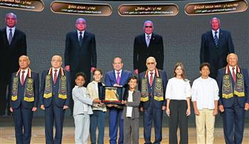   تقديرًا لبطولاتهم وتضحياتهم.. الرئيس السيسي يكرّم عددًا من أبطال حرب أكتوبر