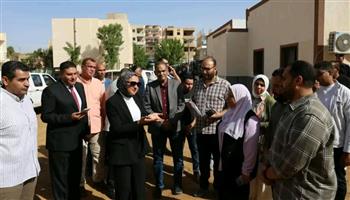   محافظ الوادي الجديد تتابع أعمال التجهيزات النهائية بمقر العيادات الخارجية الجديد بالتأمين الصحي