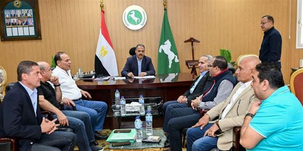 محافظ الشرقية يبحث مع نواب البرلمان حل مشكلات المواطنين
