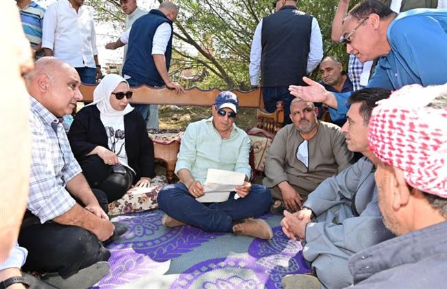 وزير الري يلتقى بالمنتفعين على ترعة أبو الأخضر لمتابعة نتائج الموسم الصيفي