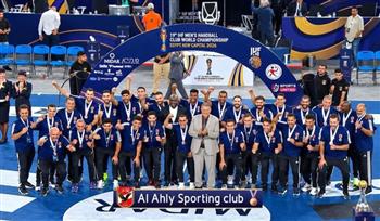   وزير الرياضة يهنئ النادي الأهلي بعد تتويجه ببرونزية كأس العالم للأندية لكرة اليد