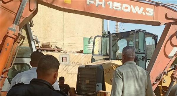 ضبط حفار مخالف واستكمال إنارة قرى كركر بأسوان
