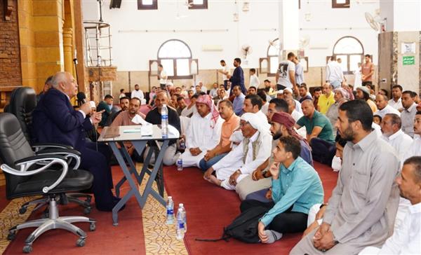 محافظ مطروح يلتقي أهالي سيدي عبد الرحمن ويؤكد: التعليم والمياه والصحة في مقدمة أولوياتنا
