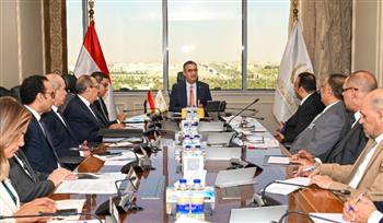   وزير التموين يتابع تطورات سوق الخبز الحر والدقيق