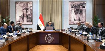   رئيس الوزراء يستعرض محاور جلسة بعنوان "استثمار منتج وصناعة تنافسية وفرص عمل مستدامة"