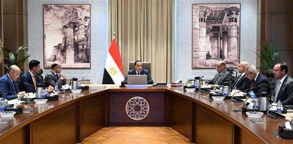 رئيس الوزراء يستعرض محاور جلسة بعنوان "استثمار منتج وصناعة تنافسية وفرص عمل مستدامة"