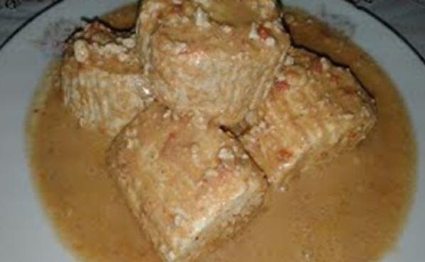 الجبنة القديمة.. هل الدود دليل جودة؟ أم علامة على فساد المنتج؟
