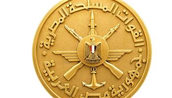   وزير الدفاع ينيب قادة الجيوش الميدانية لوضع الزهور على قبر الجندي المجهول