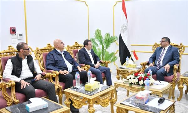 محافظ قنا يبحث مع رئيس هيئة الإسعاف سبل التعاون المشترك والارتقاء بالخدمات الطبية