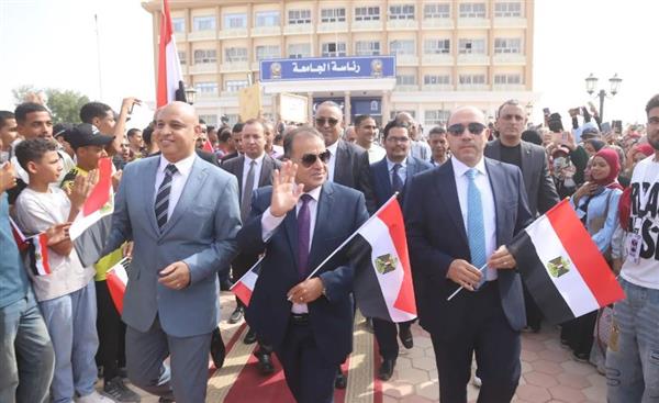 رئيس جامعة قنا يتقدم مسيرة طلابية حاشدة احتفالاً بالذكرى الـ 53 لانتصارات أكتوبر