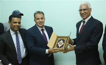   رئيس جامعة قنا يشهد احتفالية تكريم رئيس جامعة جنوب الوادي الأهلية بـ "علوم قنا"