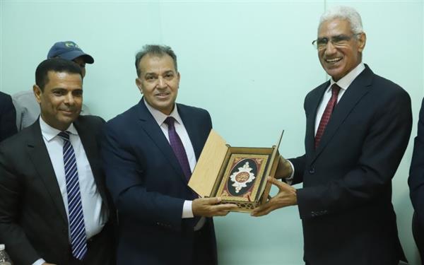 رئيس جامعة قنا يشهد احتفالية تكريم رئيس جامعة جنوب الوادي الأهلية بـ "علوم قنا"