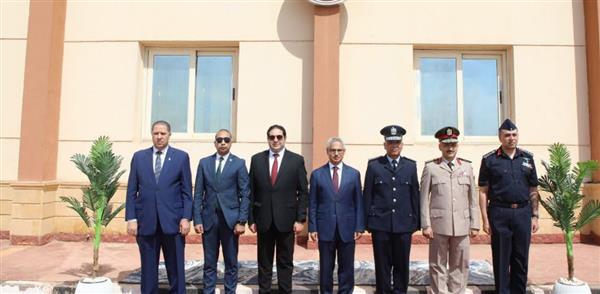 في ذكرى النصر.. محافظ بني سويف يزور قاعدة دنديل الجوية