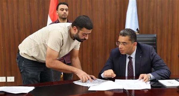 محافظ البحر الأحمر يوجه بعلاج حالة وتلبية المطالب