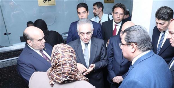 وزير العدل يفاجئ محكمتي جنوب الجيزة والقاهرة بجولة تفقدية