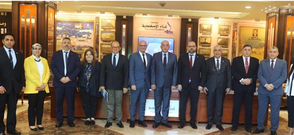 وفد يوناني يبحث تعزيز التعاون البحري والسياحي بميناء الإسكندرية