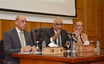  "جمبلاط" يتابع انتظام العمل بشركة "أبو زعبل للصناعات المتخصصة"