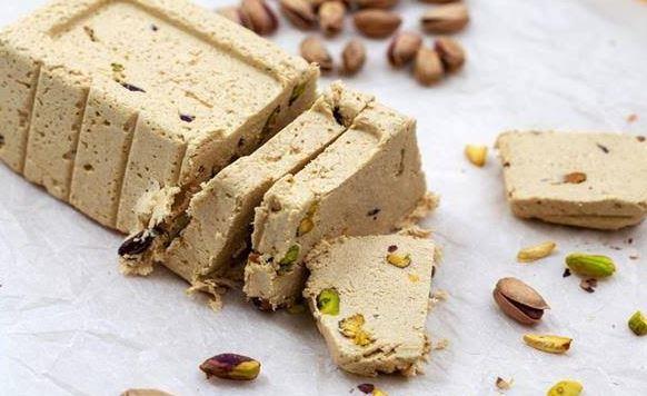 الحلاوة الطحينية للأطفال.. هل هي بديل أفضل للشوكولاتة وما علاقتها بزيادة اللبن؟