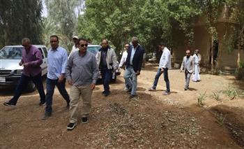  رئيس جامعة قنا يتفقد الحديقة النباتية ويؤكد التوسع في زراعة النباتات